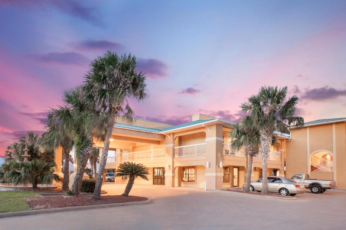 Super 8 by Wyndham Corpus Christi - main image