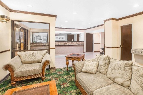 Super 8 by Wyndham Corpus Christi - image 4