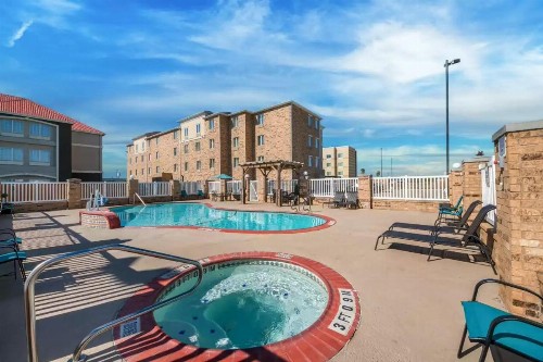Comfort Suites Central - image 30