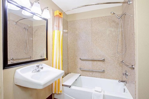 La Quinta by Wyndham Corpus Christi Airport - image 17
