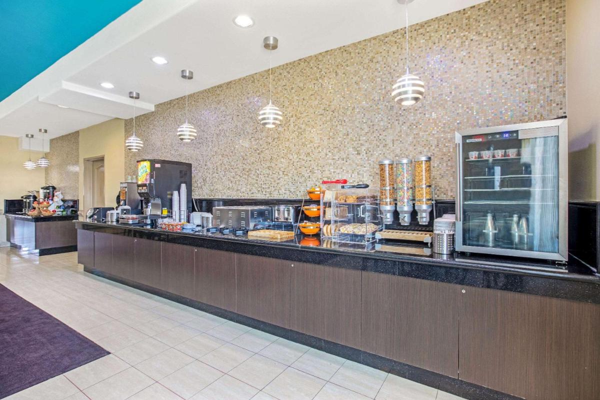 La Quinta by Wyndham Corpus Christi Airport - image 3