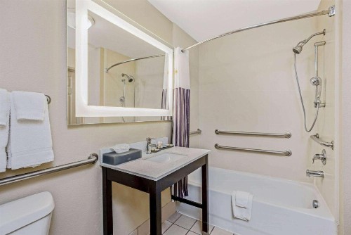 La Quinta by Wyndham Corpus Christi Northwest - image 47