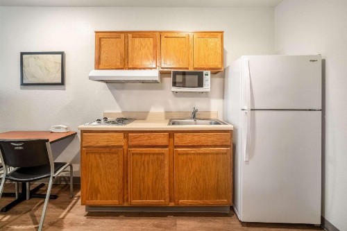 WoodSpring Suites Corpus Christi - image 22