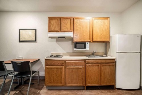 WoodSpring Suites Corpus Christi - image 23
