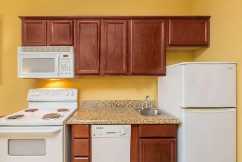 Hawthorn Suites by Wyndham Corpus Christi/Padre Isle - image 2