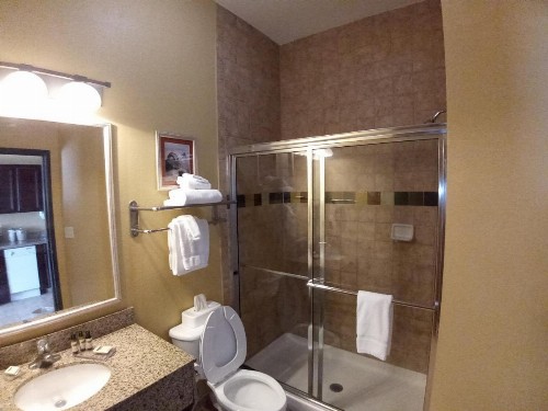 Hawthorn Suites by Wyndham Corpus Christi/Padre Isle - image 27