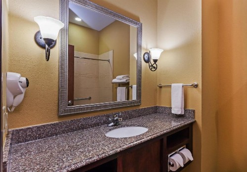Holiday Inn Express Hotel & Suites Corpus Christi Northwest an IHG Hotel - image 21