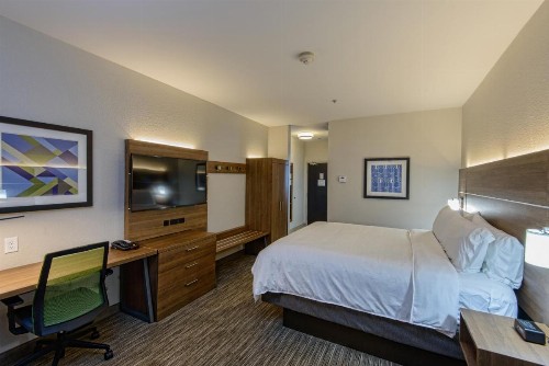 Holiday Inn Express & Suites Corpus Christi an IHG Hotel - image 12