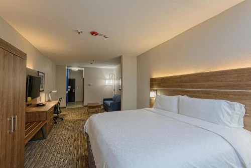Holiday Inn Express & Suites Corpus Christi an IHG Hotel - image 24