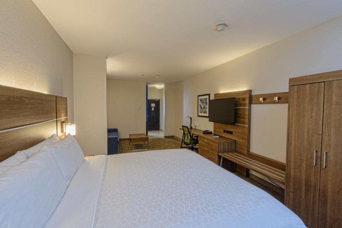 Holiday Inn Express & Suites Corpus Christi an IHG Hotel - image 3