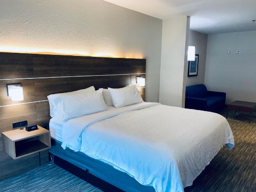 Holiday Inn Express & Suites Corpus Christi an IHG Hotel - image 4