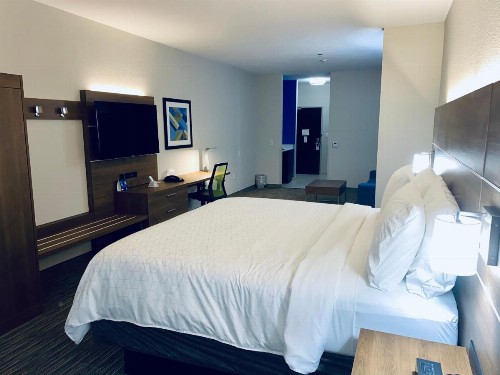 Holiday Inn Express & Suites Corpus Christi an IHG Hotel - image 7