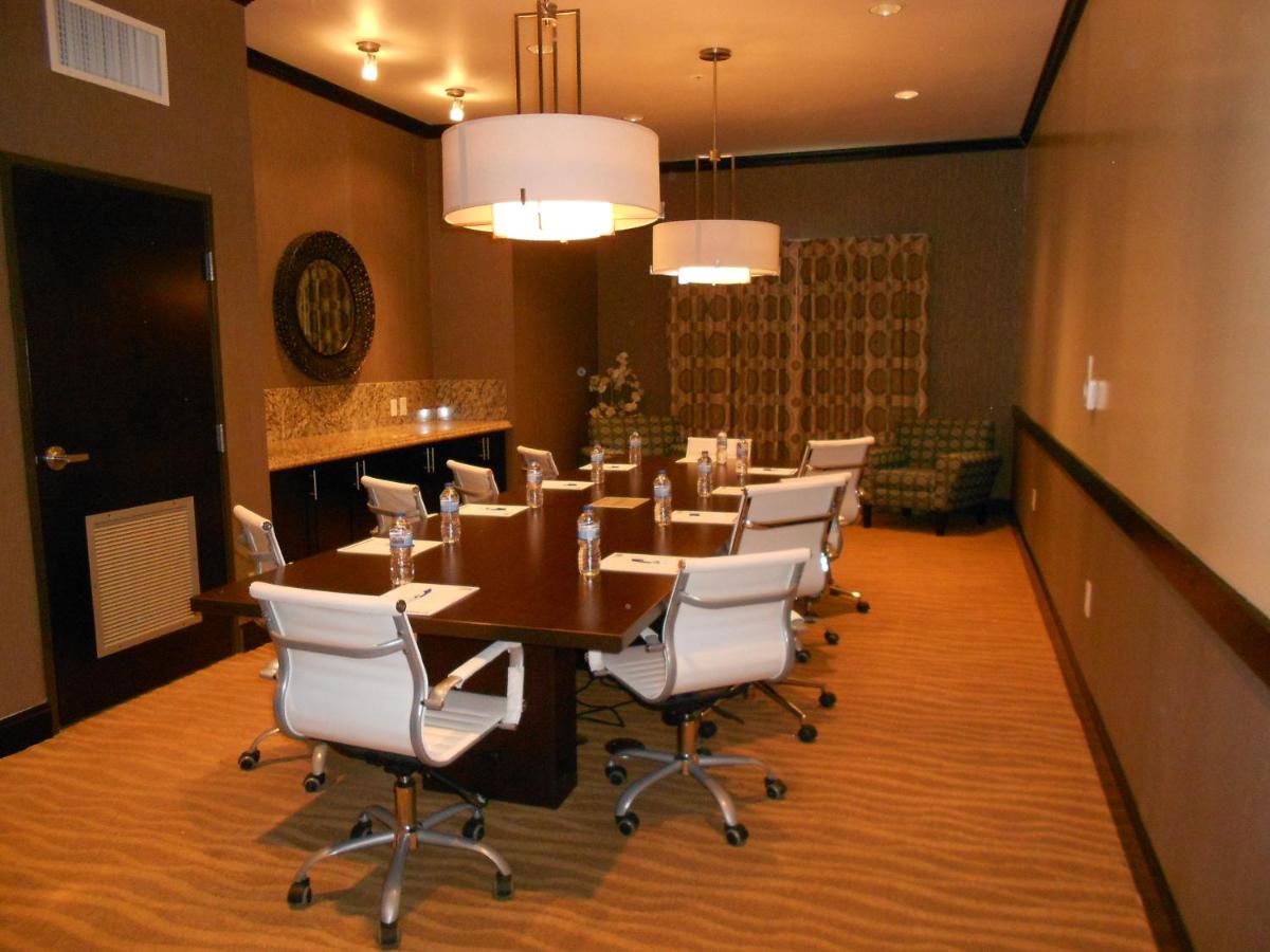 Holiday Inn Express & Suites Corpus Christi - North - image 7