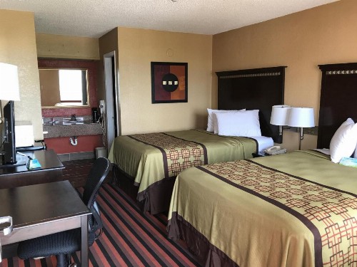 Days Inn by Wyndham Corpus Christi Beach - image 4