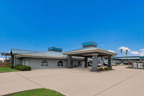 Windwater Inn & Suites
