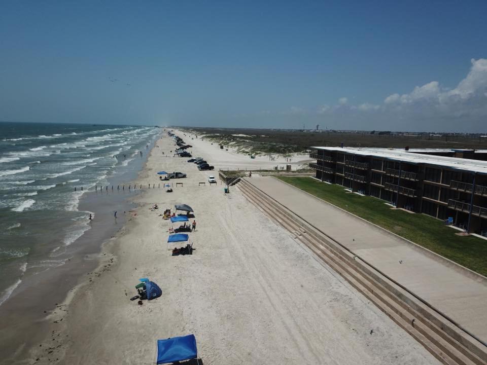 Island House BeachFront Condo Hotel - image 2