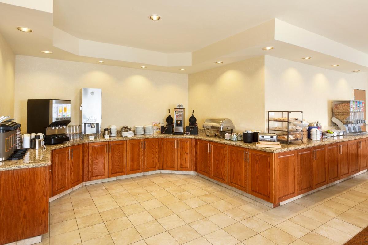 Country Inn & Suites by Radisson Corpus Christi TX - image 4