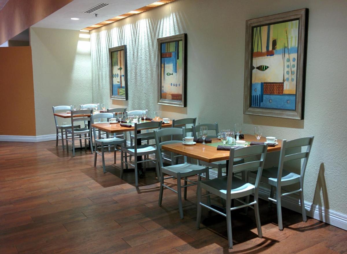Holiday Inn Corpus Christi Downtown Marina an IHG Hotel - image 7
