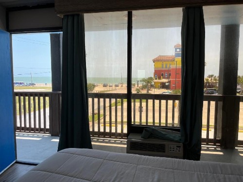 Hotel DeVille - image 13