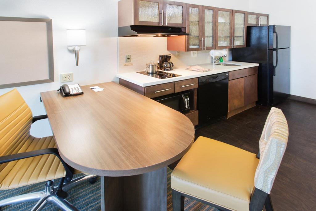 Candlewood Suites Corpus Christi South/Naval Base - image 5