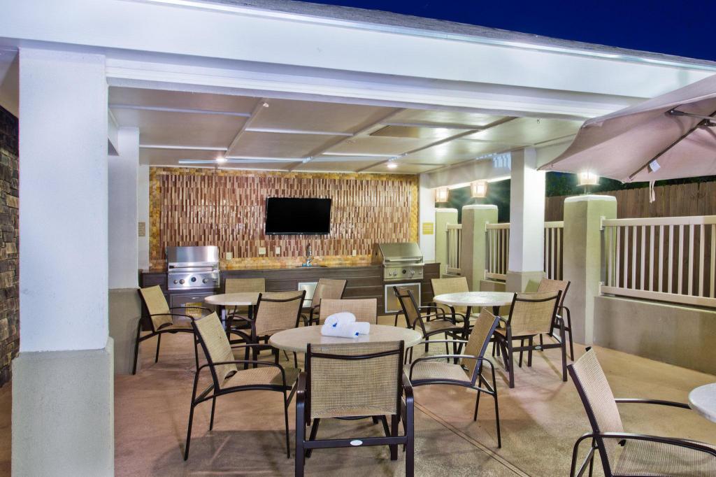 Candlewood Suites Corpus Christi South/Naval Base - image 6