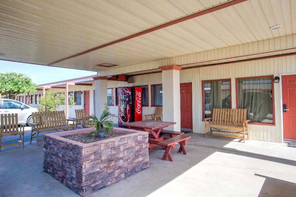 OYO Hotel Padre Island Corpus Christi - image 2