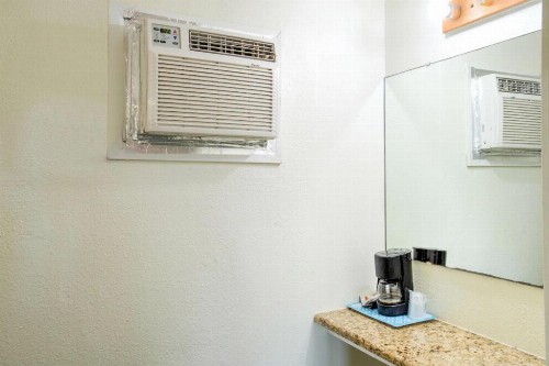 OYO Hotel Padre Island Corpus Christi - image 33