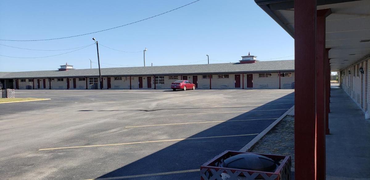 Executive Inn - image 3