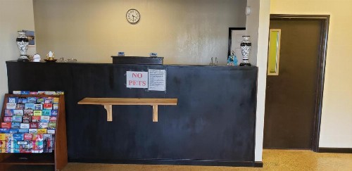 Executive Inn - image 5