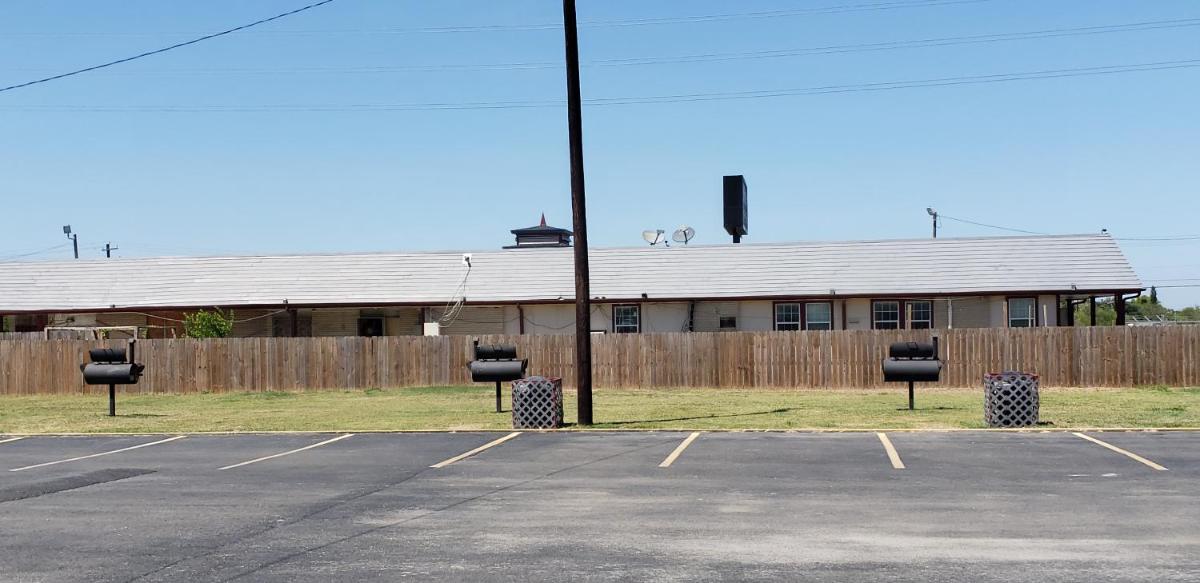 Executive Inn - image 7