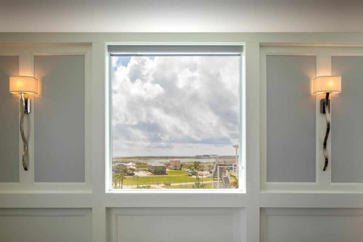 Waves Resort Corpus Christi - image 7