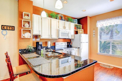 Beach Club Condos - image 12