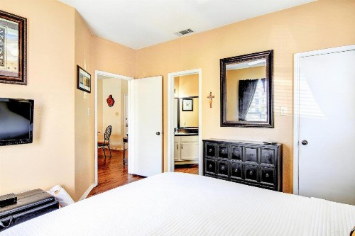 Beach Club Condos - image 5