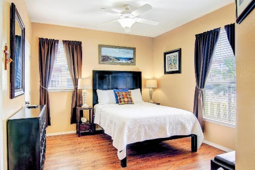 Beach Club Condos - image 6