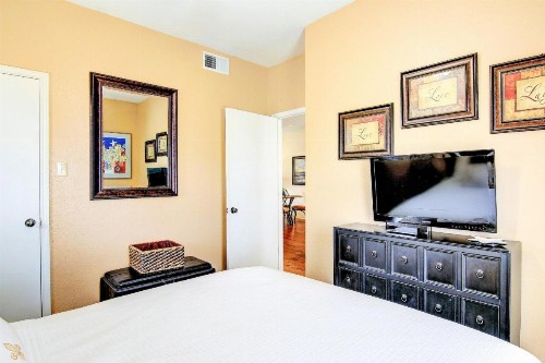 Beach Club Condos - image 8
