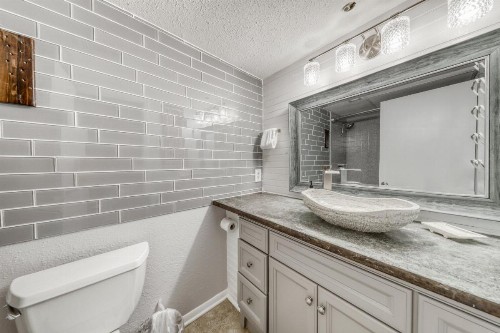 Compass Condos - image 3