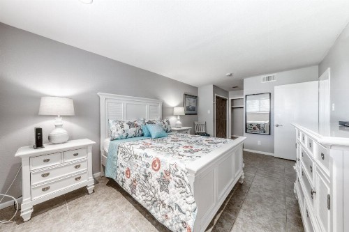 Compass Condos - image 4