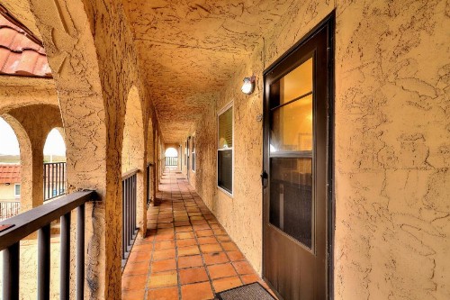 Seahorse Condos - image 10