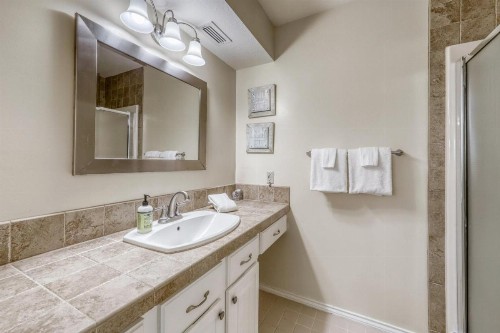 Seahorse Condos - image 9
