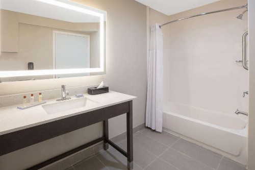 Wingate by Wyndham Corpus Christi - image 16