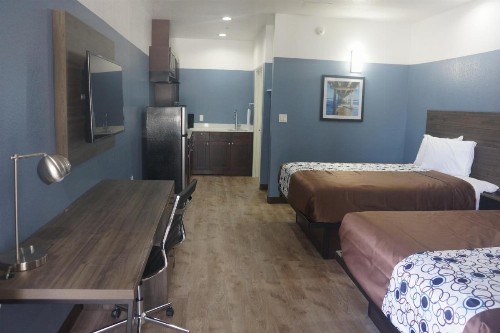 Texan Hotel - image 10