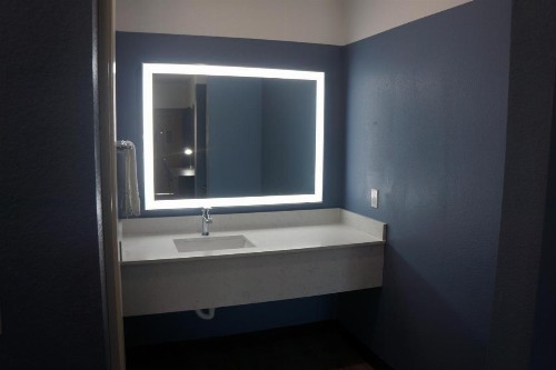 Texan Hotel - image 2