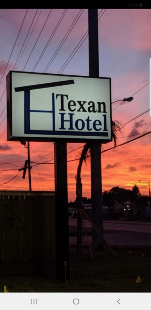 Texan Hotel - image 3