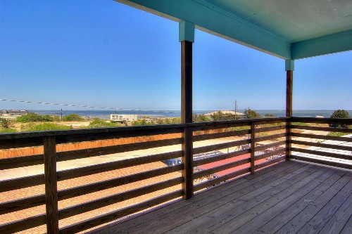 Brand New 3/3! Private fishing pier with dock space! Pool! AMAZING Views! - image 10