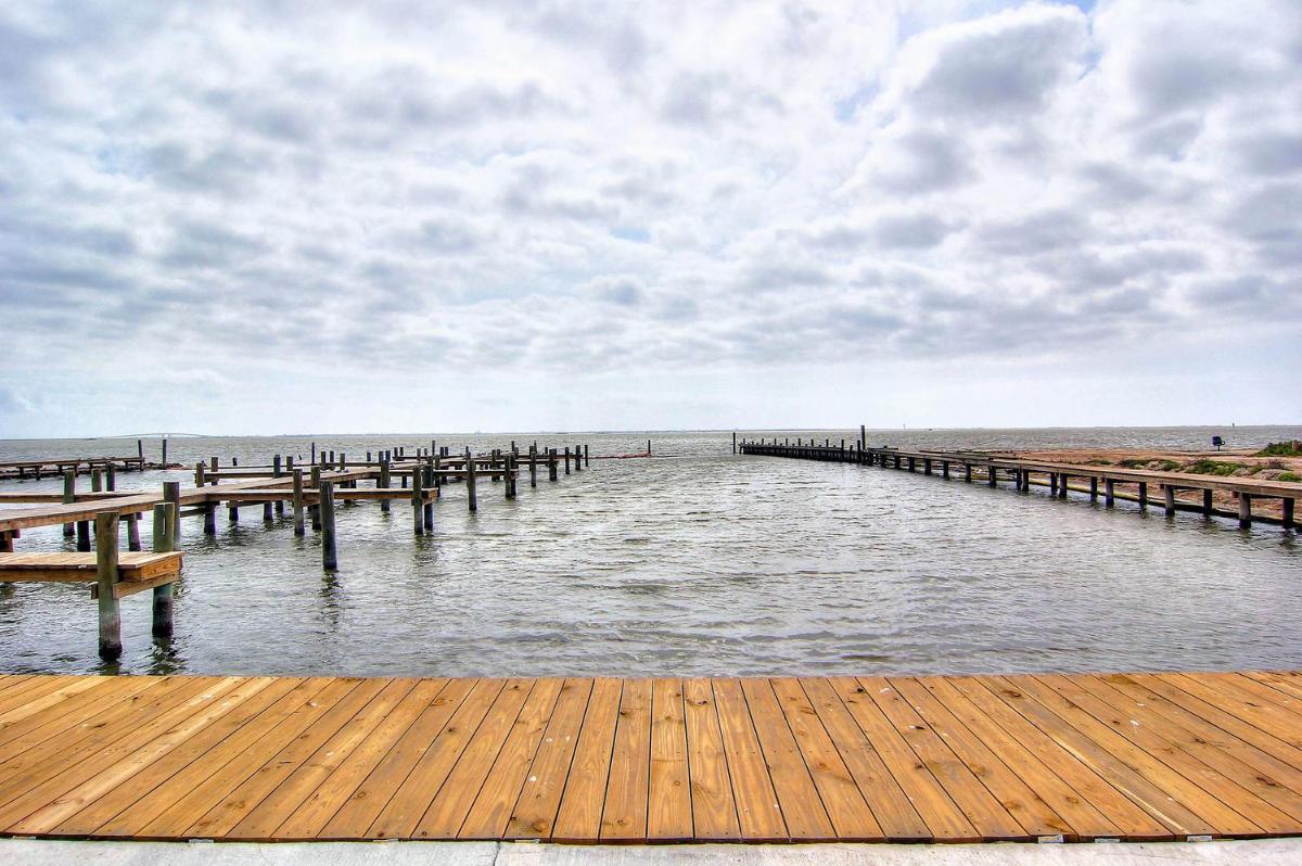 New 3/2! Private fishing pier and Marina! Waterfront Pool! AMAZING Views - main image