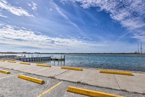 Padre Island Condo with Pool Access - Walk to Beach! - image 11