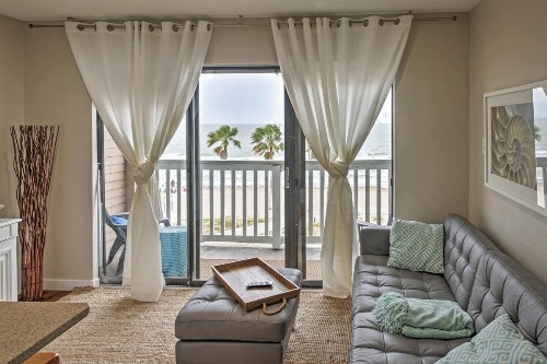 Beachfront Corpus Christi Condo with Deck and Views! - image 1