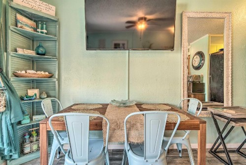 Cozy Corpus Christi Condo with Pool and Beach Access - image 6