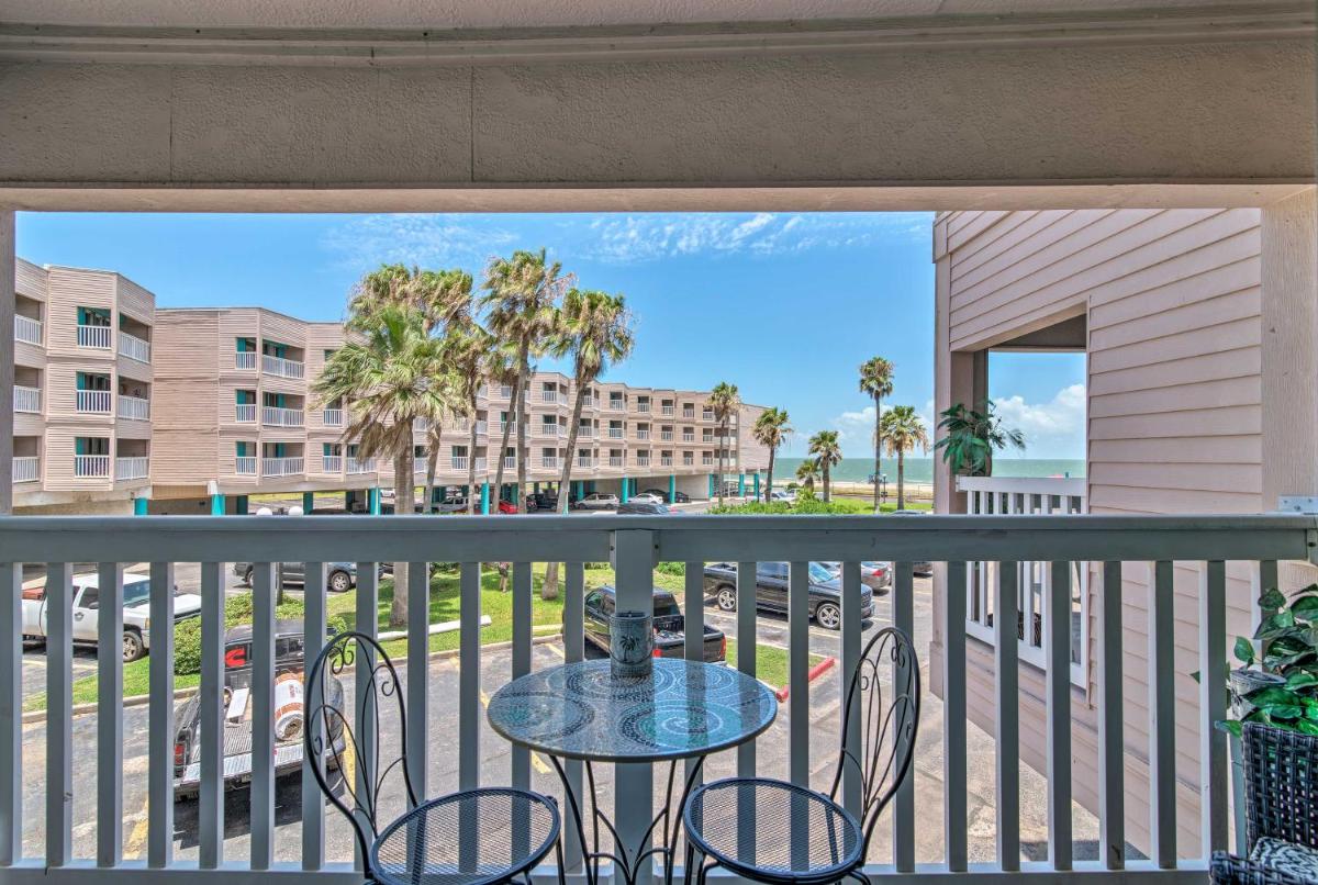 Cozy Corpus Christi Condo with Pool and Beach Access - image 7