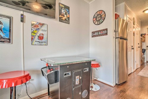 Beachfront Corpus Christi Condo with Arcade Room! - image 5